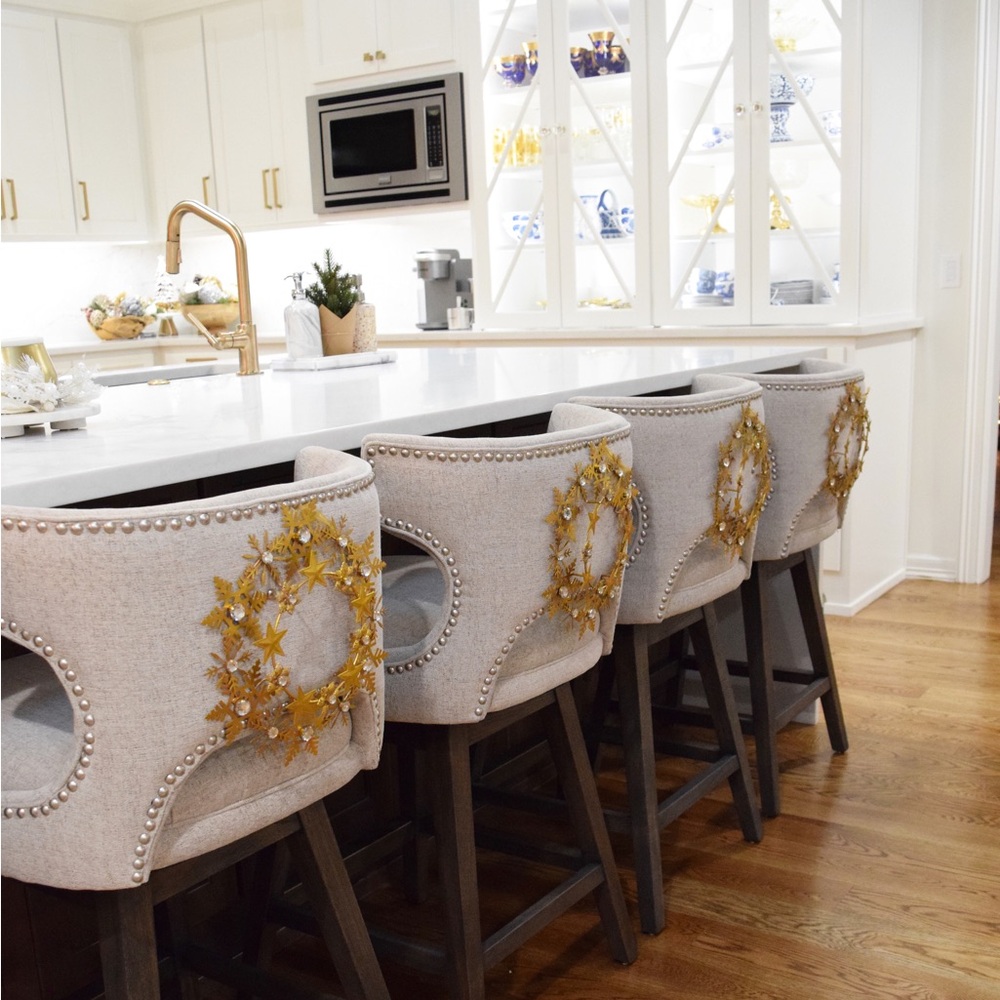 Gold metal wreath